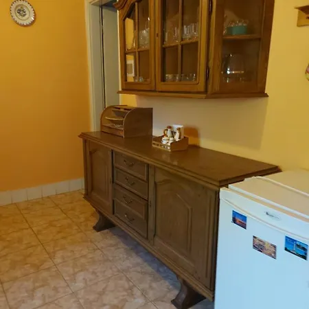 Apartment Mano Vendeghaz *