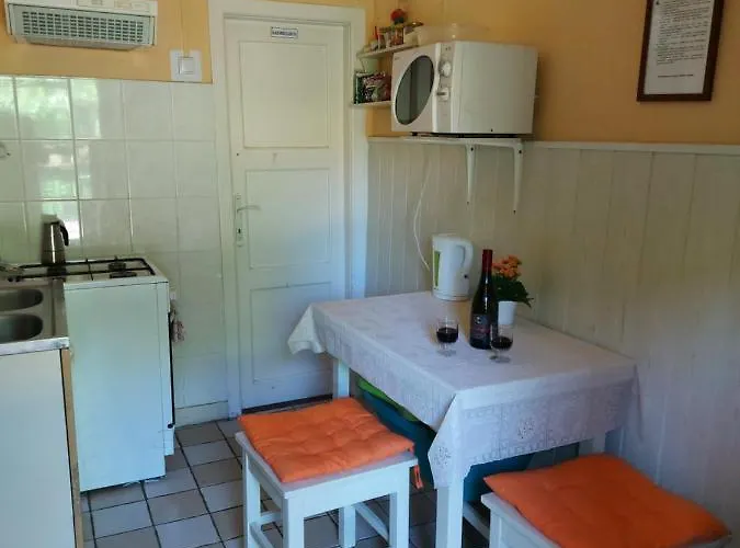 Mano Vendeghaz Appartement Pazmand