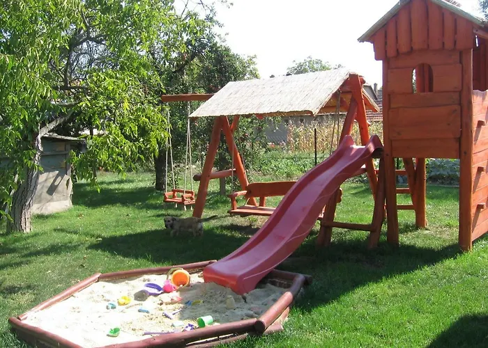 Mano Vendeghaz Pazmand